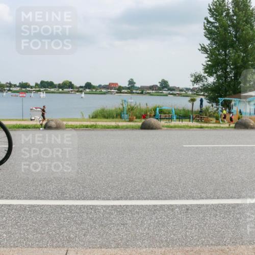 21.06.2025 - 27. Vierlanden-Triathlon H.Heesch http://msf.ph/oto/8026326 15.06.2025 12:11:38 Radfahren 229, 740, 806, 898, 901, 1025, 1026, 1027 meine-sportfotos.de