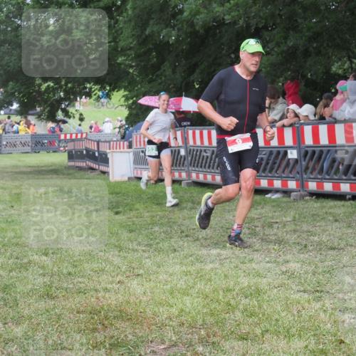 21.06.2025 - 27. Vierlanden-Triathlon KatJ http://msf.ph/oto/8026327 15.06.2025 13:29:14 Ziel 9, 952 meine-sportfotos.de