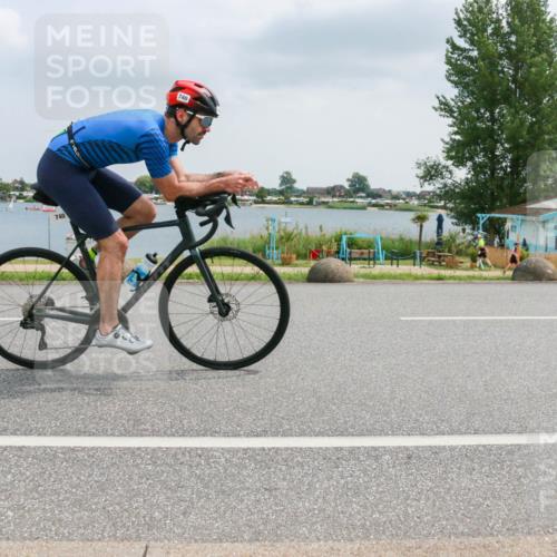 21.06.2025 - 27. Vierlanden-Triathlon H.Heesch http://msf.ph/oto/8026328 15.06.2025 12:11:38 Radfahren 229, 740, 806, 898, 901, 1025, 1026, 1027 meine-sportfotos.de