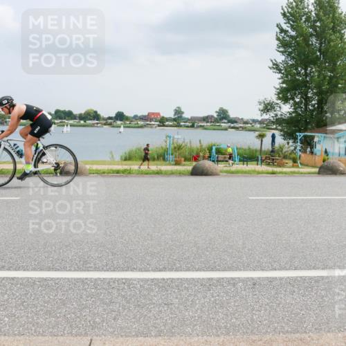 21.06.2025 - 27. Vierlanden-Triathlon H.Heesch http://msf.ph/oto/8026330 15.06.2025 12:11:40 Radfahren 229, 740, 898, 901 meine-sportfotos.de