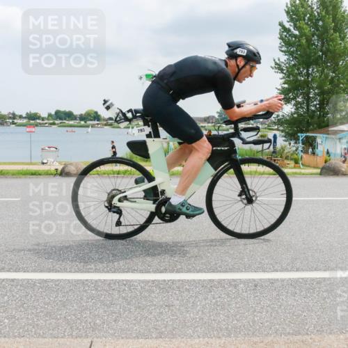 21.06.2025 - 27. Vierlanden-Triathlon H.Heesch http://msf.ph/oto/8026361 15.06.2025 12:11:55 Radfahren 793 meine-sportfotos.de