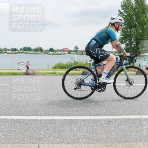21.06.2025 - 27. Vierlanden-Triathlon H.Heesch http://msf.ph/oto/8026405 15.06.2025 12:12:35 Radfahren 905, 976 meine-sportfotos.de