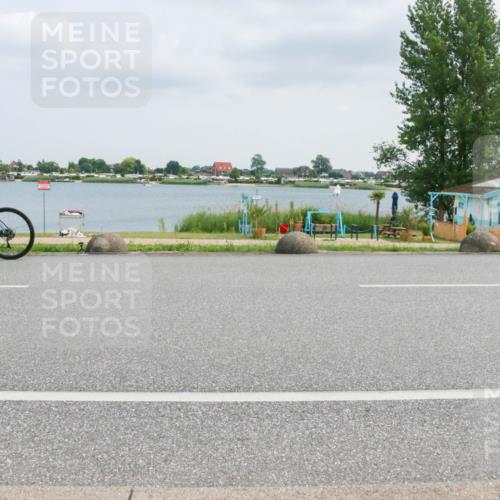 21.06.2025 - 27. Vierlanden-Triathlon H.Heesch http://msf.ph/oto/8026443 15.06.2025 12:12:48 Radfahren 875, 903, 914 meine-sportfotos.de