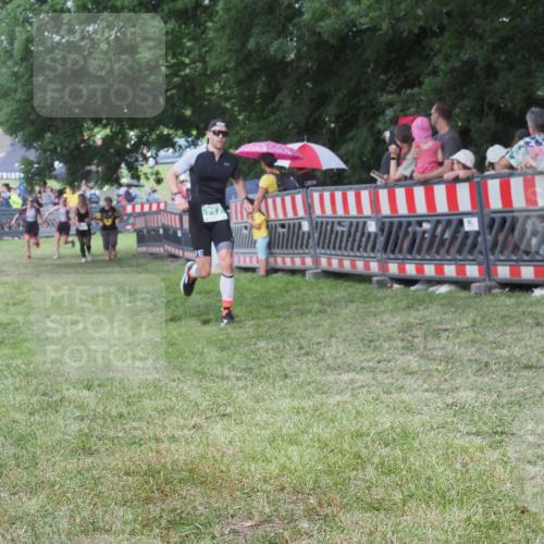 21.06.2025 - 27. Vierlanden-Triathlon KatJ http://msf.ph/oto/8026465 15.06.2025 13:29:36 Ziel 717, 1061, 1069, 1070, 1071 meine-sportfotos.de