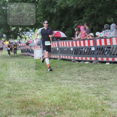 21.06.2025 - 27. Vierlanden-Triathlon KatJ http://msf.ph/oto/8026472 15.06.2025 13:29:36 Ziel 717, 1061, 1069, 1070, 1071 meine-sportfotos.de