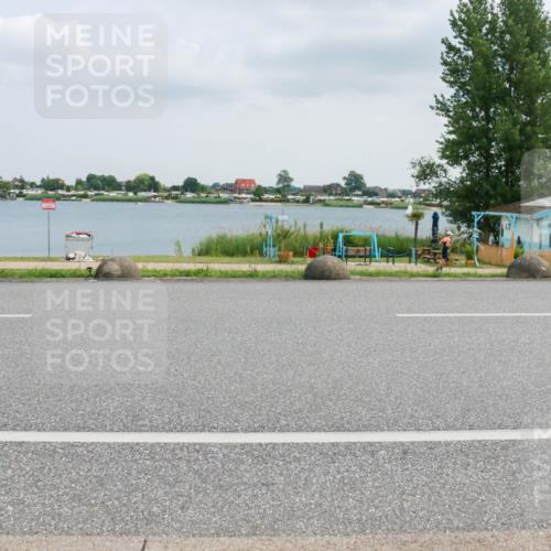 21.06.2025 - 27. Vierlanden-Triathlon H.Heesch http://msf.ph/oto/8026473 15.06.2025 12:12:55 Radfahren 71, 875, 922, 940, 957, 969 meine-sportfotos.de
