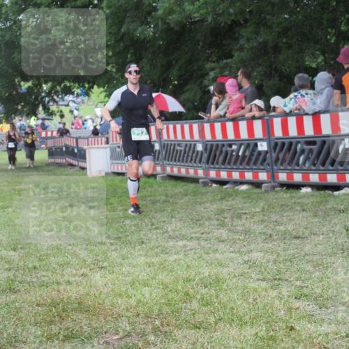 21.06.2025 - 27. Vierlanden-Triathlon KatJ http://msf.ph/oto/8026478 15.06.2025 13:29:36 Ziel 717, 1061, 1069, 1070, 1071 meine-sportfotos.de