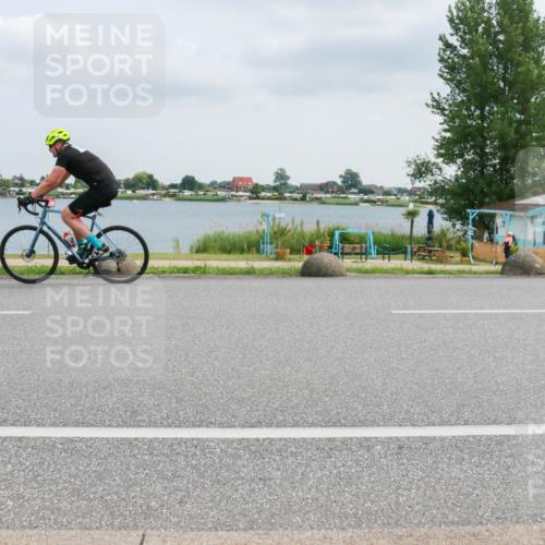 21.06.2025 - 27. Vierlanden-Triathlon H.Heesch http://msf.ph/oto/8026491 15.06.2025 12:12:57 Radfahren 71, 922, 940, 957, 969 meine-sportfotos.de