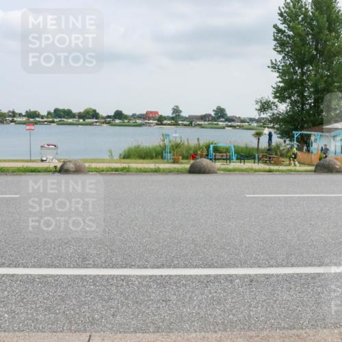 21.06.2025 - 27. Vierlanden-Triathlon H.Heesch http://msf.ph/oto/8026498 15.06.2025 12:12:59 Radfahren 922, 940, 957 meine-sportfotos.de