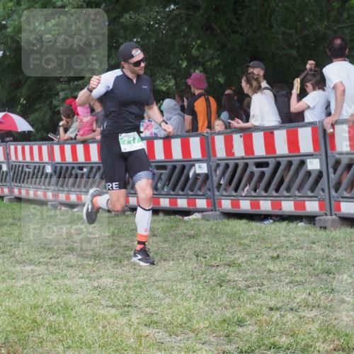 21.06.2025 - 27. Vierlanden-Triathlon KatJ http://msf.ph/oto/8026511 15.06.2025 13:29:37 Ziel 717, 1061, 1069, 1070, 1071 meine-sportfotos.de