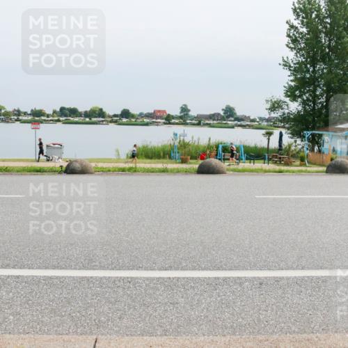 15.06.2025 - 27. Vierlanden-Triathlon H.Heesch http://msf.ph/oto/8026513 15.06.2025 11:18:52 Radfahren 745, 832, 863 meine-sportfotos.de