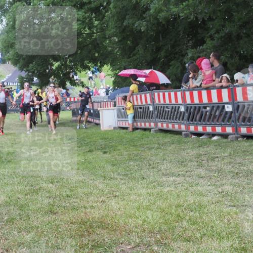 21.06.2025 - 27. Vierlanden-Triathlon KatJ http://msf.ph/oto/8026515 15.06.2025 13:29:39 Ziel 717, 1061, 1069, 1070, 1071 meine-sportfotos.de