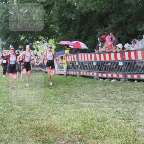 21.06.2025 - 27. Vierlanden-Triathlon KatJ http://msf.ph/oto/8026542 15.06.2025 13:29:41 Ziel 109, 1061, 1069, 1070, 1071 meine-sportfotos.de