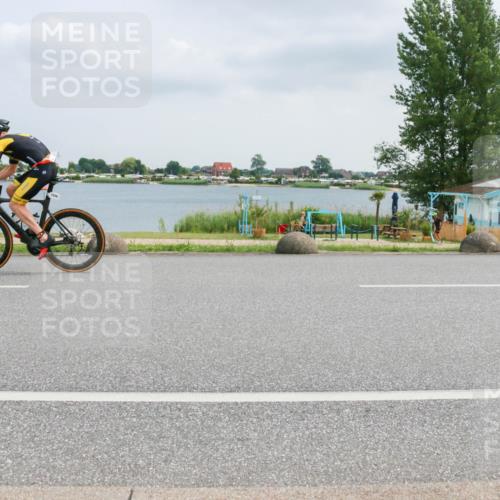 21.06.2025 - 27. Vierlanden-Triathlon H.Heesch http://msf.ph/oto/8026550 15.06.2025 12:13:27 Radfahren 1034, 1035, 1036, 1037, 1038 meine-sportfotos.de