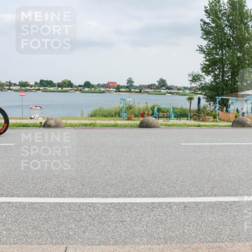 21.06.2025 - 27. Vierlanden-Triathlon H.Heesch http://msf.ph/oto/8026573 15.06.2025 12:13:39 Radfahren 941, 950 meine-sportfotos.de