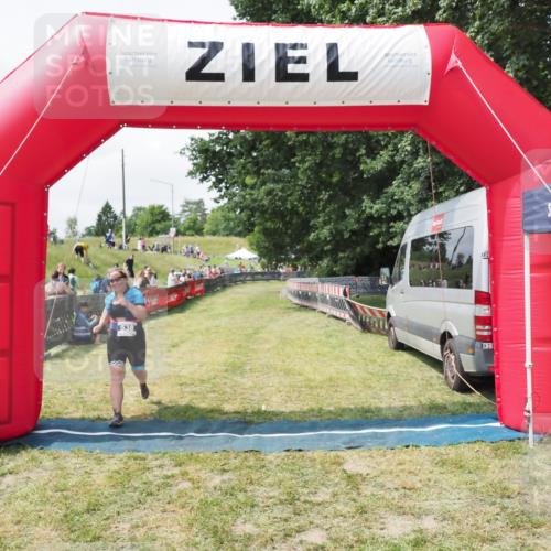 21.06.2025 - 27. Vierlanden-Triathlon MichiJ http://msf.ph/oto/8026581 15.06.2026 11:59:32 Ziel 538 meine-sportfotos.de