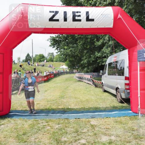 21.06.2025 - 27. Vierlanden-Triathlon MichiJ http://msf.ph/oto/8026592 15.06.2026 11:59:33 Ziel 538 meine-sportfotos.de