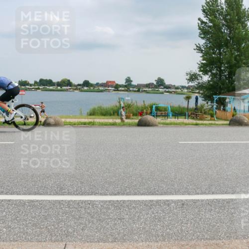 21.06.2025 - 27. Vierlanden-Triathlon H.Heesch http://msf.ph/oto/8026655 15.06.2025 12:14:31 Radfahren 668, 935 meine-sportfotos.de
