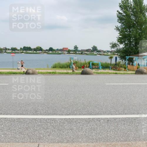21.06.2025 - 27. Vierlanden-Triathlon H.Heesch http://msf.ph/oto/8026659 15.06.2025 12:14:31 Radfahren 668, 935 meine-sportfotos.de