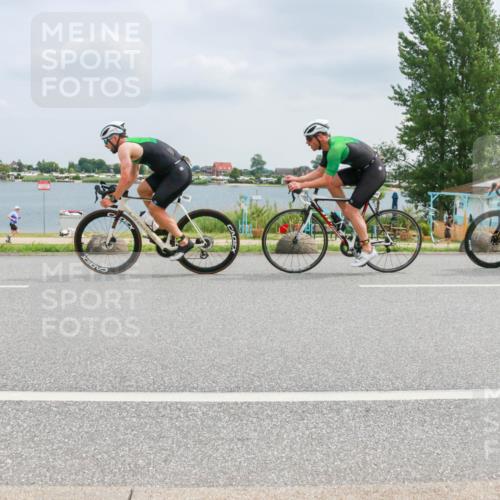 21.06.2025 - 27. Vierlanden-Triathlon H.Heesch http://msf.ph/oto/8026682 15.06.2025 12:14:53 Radfahren 812, 1039, 1040, 1042, 1043 meine-sportfotos.de