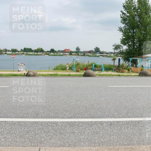 21.06.2025 - 27. Vierlanden-Triathlon H.Heesch http://msf.ph/oto/8026728 15.06.2025 12:15:09 Radfahren 894, 910 meine-sportfotos.de