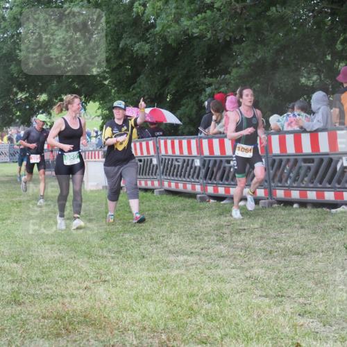21.06.2025 - 27. Vierlanden-Triathlon KatJ http://msf.ph/oto/8026731 15.06.2025 13:29:45 Ziel 109, 1061 meine-sportfotos.de