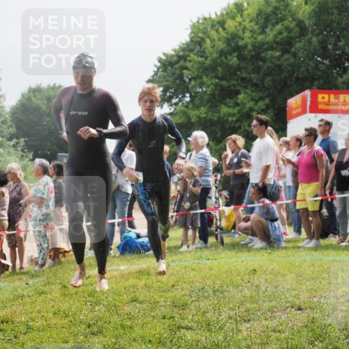 15.06.2025 - 27. Vierlanden-Triathlon KatJ http://msf.ph/oto/8026751 15.06.2025 11:00:25 Schwimmen 646, 657, 662, 694, 714, 731 meine-sportfotos.de