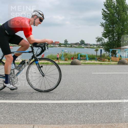 21.06.2025 - 27. Vierlanden-Triathlon H.Heesch http://msf.ph/oto/8026762 15.06.2025 12:15:20 Radfahren 643, 702, 831 meine-sportfotos.de