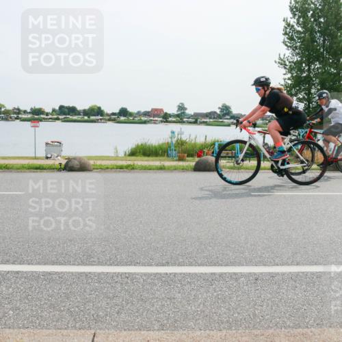 15.06.2025 - 27. Vierlanden-Triathlon H.Heesch http://msf.ph/oto/8026792 15.06.2025 10:27:46 Radfahren 75, 100, 505, 529, 552 meine-sportfotos.de