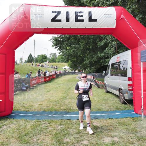 21.06.2025 - 27. Vierlanden-Triathlon MichiJ http://msf.ph/oto/8026815 15.06.2026 12:00:57 Ziel 495 meine-sportfotos.de
