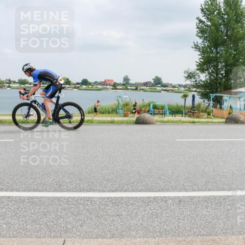 21.06.2025 - 27. Vierlanden-Triathlon H.Heesch http://msf.ph/oto/8026821 15.06.2025 12:15:28 Radfahren 688, 746, 924, 1044, 1045, 1046, 1047, 1048 meine-sportfotos.de