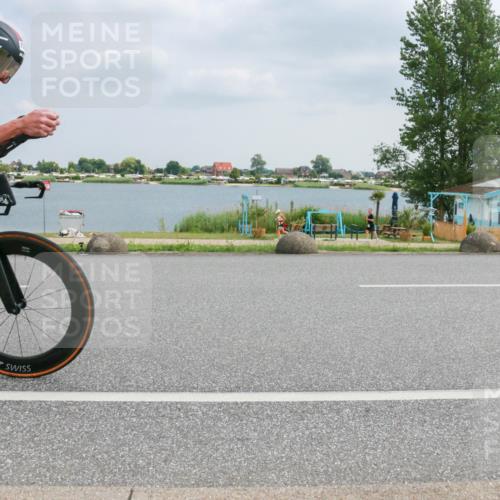 21.06.2025 - 27. Vierlanden-Triathlon H.Heesch http://msf.ph/oto/8026848 15.06.2025 12:15:57 Radfahren 778 meine-sportfotos.de