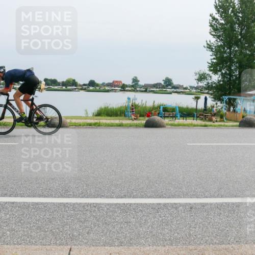 15.06.2025 - 27. Vierlanden-Triathlon H.Heesch http://msf.ph/oto/8026857 15.06.2025 11:19:41 Radfahren 205, 835 meine-sportfotos.de