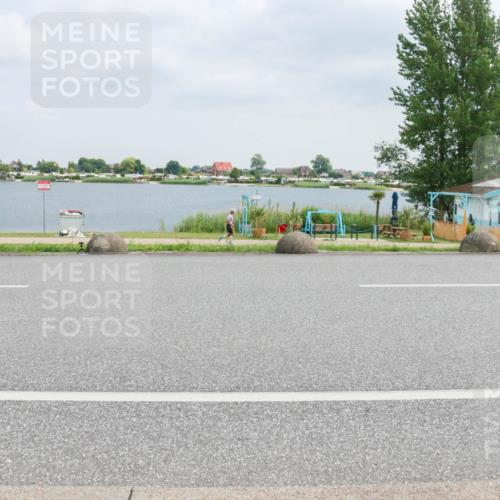 21.06.2025 - 27. Vierlanden-Triathlon H.Heesch http://msf.ph/oto/8026859 15.06.2025 12:16:20 Radfahren 889 meine-sportfotos.de