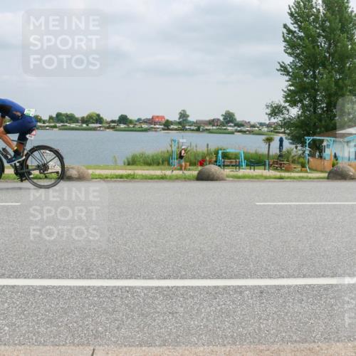 21.06.2025 - 27. Vierlanden-Triathlon H.Heesch http://msf.ph/oto/8026881 15.06.2025 12:16:41 Radfahren 838 meine-sportfotos.de