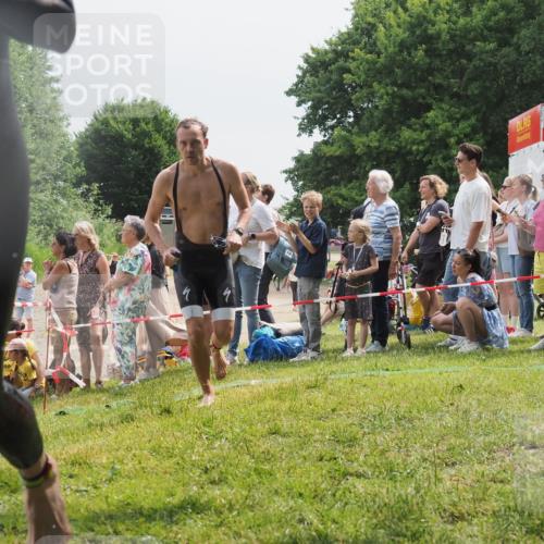 15.06.2025 - 27. Vierlanden-Triathlon KatJ http://msf.ph/oto/8026912 15.06.2025 11:00:30 Schwimmen 646, 657, 662, 694, 714, 731 meine-sportfotos.de