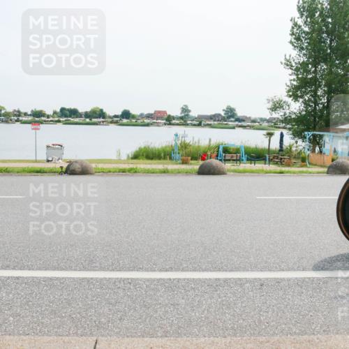 15.06.2025 - 27. Vierlanden-Triathlon H.Heesch http://msf.ph/oto/8026917 15.06.2025 10:27:48 Radfahren 49, 75, 100, 505, 529, 552 meine-sportfotos.de
