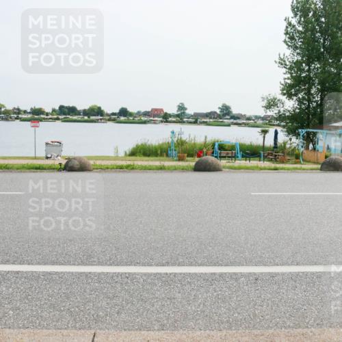 15.06.2025 - 27. Vierlanden-Triathlon H.Heesch http://msf.ph/oto/8026923 15.06.2025 10:27:48 Radfahren 49, 75, 100, 505, 529, 552 meine-sportfotos.de