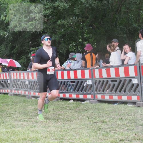 21.06.2025 - 27. Vierlanden-Triathlon KatJ http://msf.ph/oto/8026931 15.06.2025 13:30:09 Ziel 68, 227, 663, 958, 970 meine-sportfotos.de