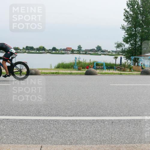 15.06.2025 - 27. Vierlanden-Triathlon H.Heesch http://msf.ph/oto/8026947 15.06.2025 11:19:55 Radfahren 251, 772, 982 meine-sportfotos.de