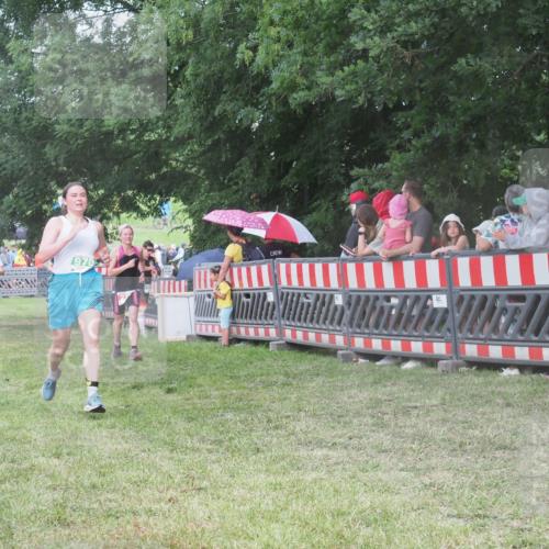 21.06.2025 - 27. Vierlanden-Triathlon KatJ http://msf.ph/oto/8026952 15.06.2025 13:30:11 Ziel 68, 227, 663, 891, 958, 970 meine-sportfotos.de
