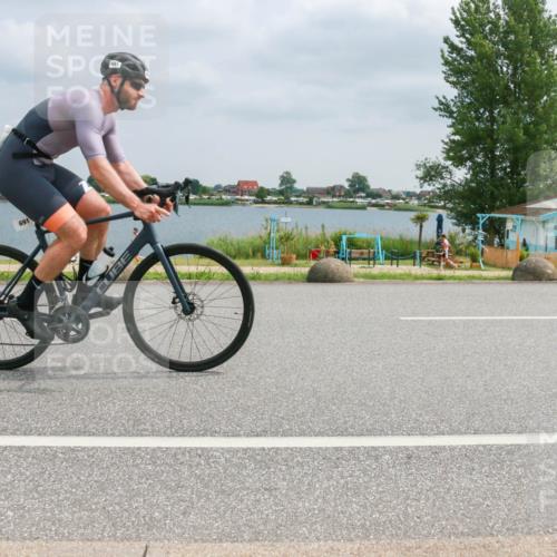 21.06.2025 - 27. Vierlanden-Triathlon H.Heesch http://msf.ph/oto/8026954 15.06.2025 12:17:05 Radfahren 691, 923 meine-sportfotos.de