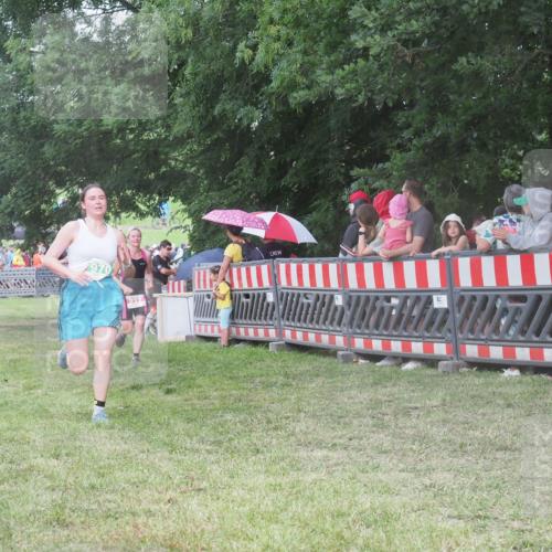 21.06.2025 - 27. Vierlanden-Triathlon KatJ http://msf.ph/oto/8026956 15.06.2025 13:30:11 Ziel 68, 227, 663, 891, 958, 970 meine-sportfotos.de