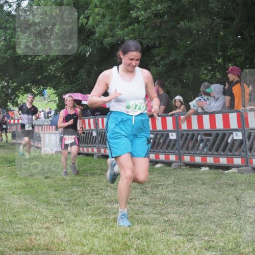 21.06.2025 - 27. Vierlanden-Triathlon KatJ http://msf.ph/oto/8026977 15.06.2025 13:30:12 Ziel 68, 227, 663, 785, 891, 958, 970 meine-sportfotos.de