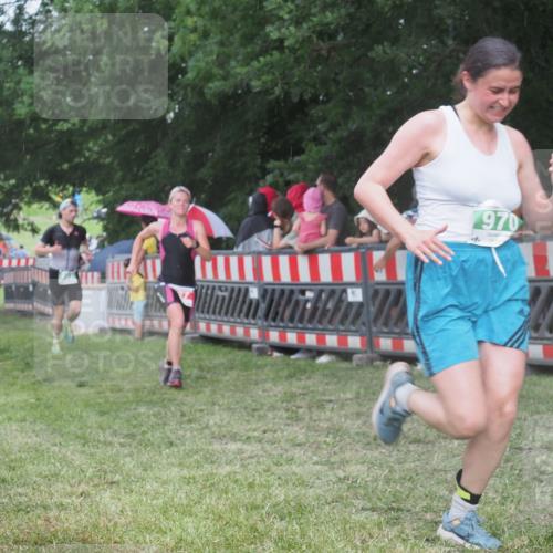 21.06.2025 - 27. Vierlanden-Triathlon KatJ http://msf.ph/oto/8026995 15.06.2025 13:30:12 Ziel 68, 227, 663, 785, 891, 958, 970 meine-sportfotos.de