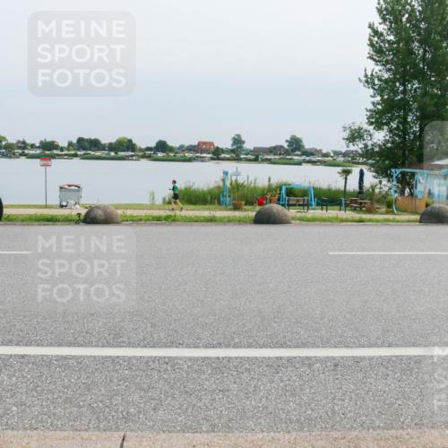 15.06.2025 - 27. Vierlanden-Triathlon H.Heesch http://msf.ph/oto/8026996 15.06.2025 11:20:01 Radfahren 251, 772, 811 meine-sportfotos.de
