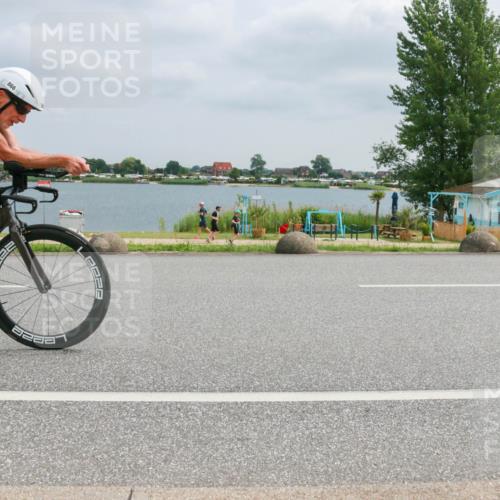 21.06.2025 - 27. Vierlanden-Triathlon H.Heesch http://msf.ph/oto/8026997 15.06.2025 12:17:30 Radfahren 723, 866 meine-sportfotos.de