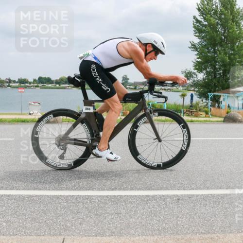 21.06.2025 - 27. Vierlanden-Triathlon H.Heesch http://msf.ph/oto/8027004 15.06.2025 12:17:31 Radfahren 723, 866 meine-sportfotos.de