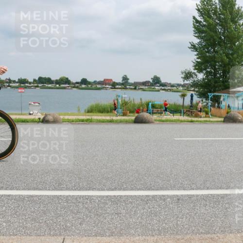21.06.2025 - 27. Vierlanden-Triathlon H.Heesch http://msf.ph/oto/8027023 15.06.2025 12:17:37 Radfahren 723, 853, 859 meine-sportfotos.de
