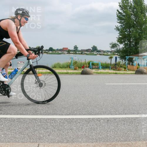 21.06.2025 - 27. Vierlanden-Triathlon H.Heesch http://msf.ph/oto/8027053 15.06.2025 12:18:07 Radfahren 742 meine-sportfotos.de